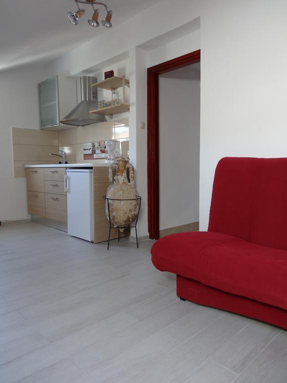 Gina Bed & Breakfast Tisno Rum bild